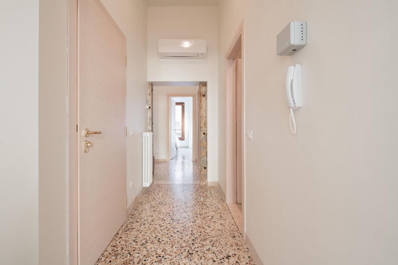 Accademia Charm Apartments By Wonderful Italy Venezia Esterno foto