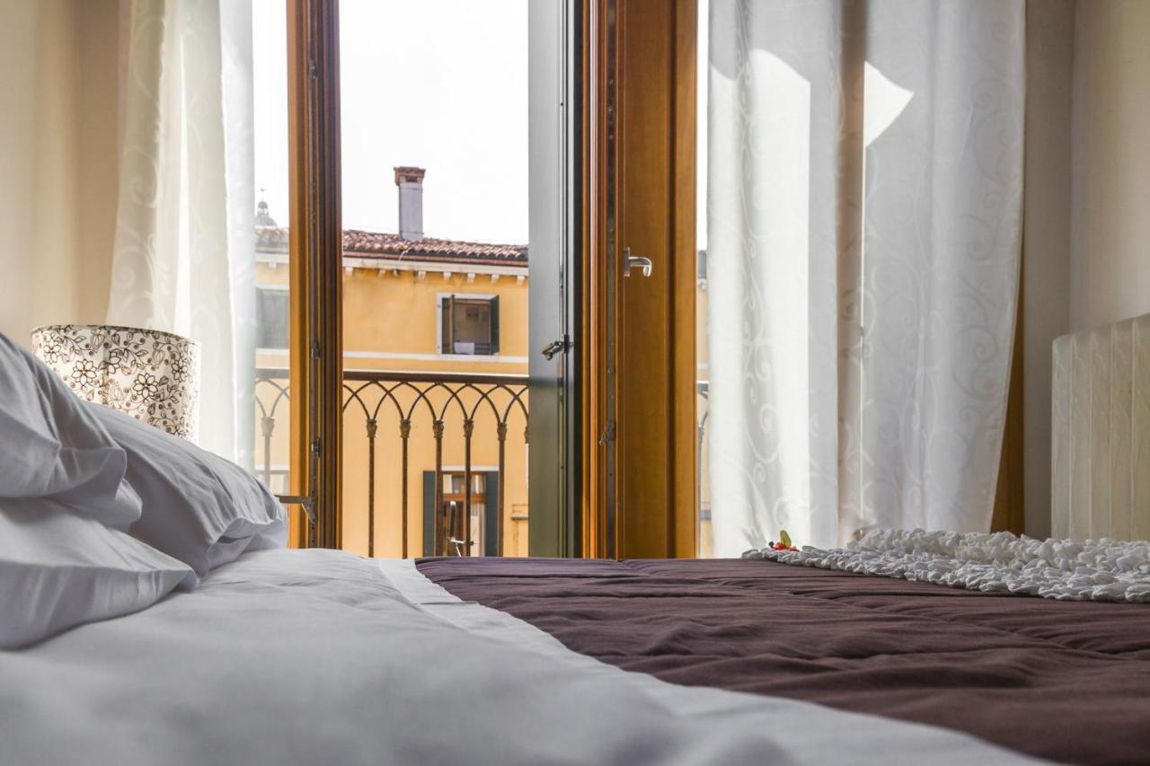 Accademia Charm Apartments By Wonderful Italy Venezia Esterno foto