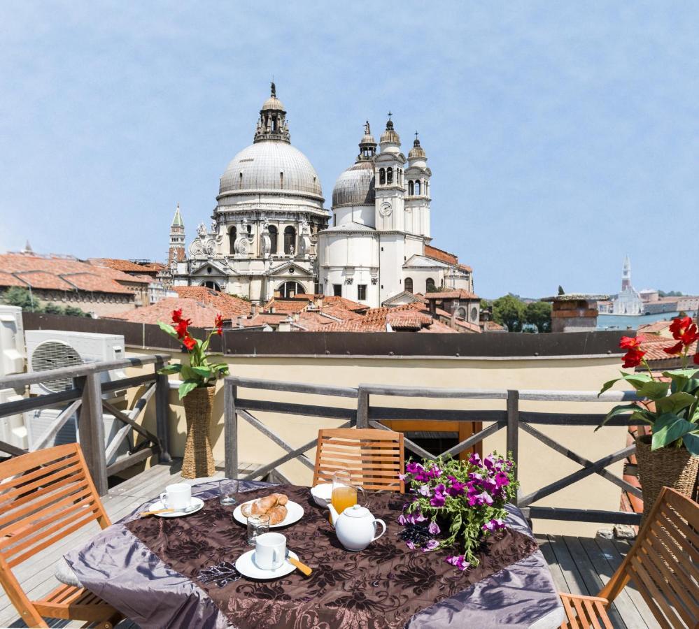 Accademia Charm Apartments By Wonderful Italy Venezia Esterno foto