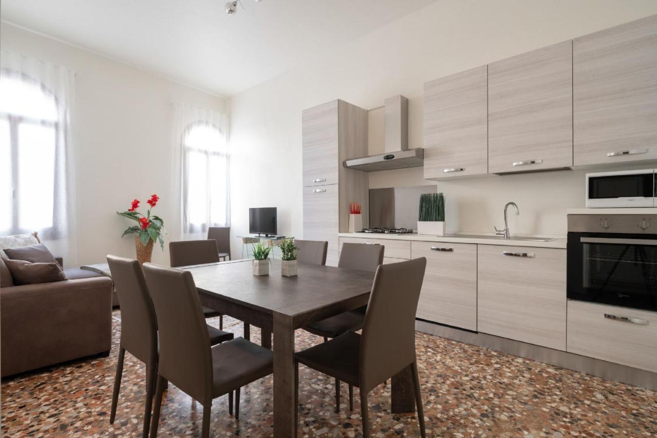 Accademia Charm Apartments By Wonderful Italy Venezia Esterno foto