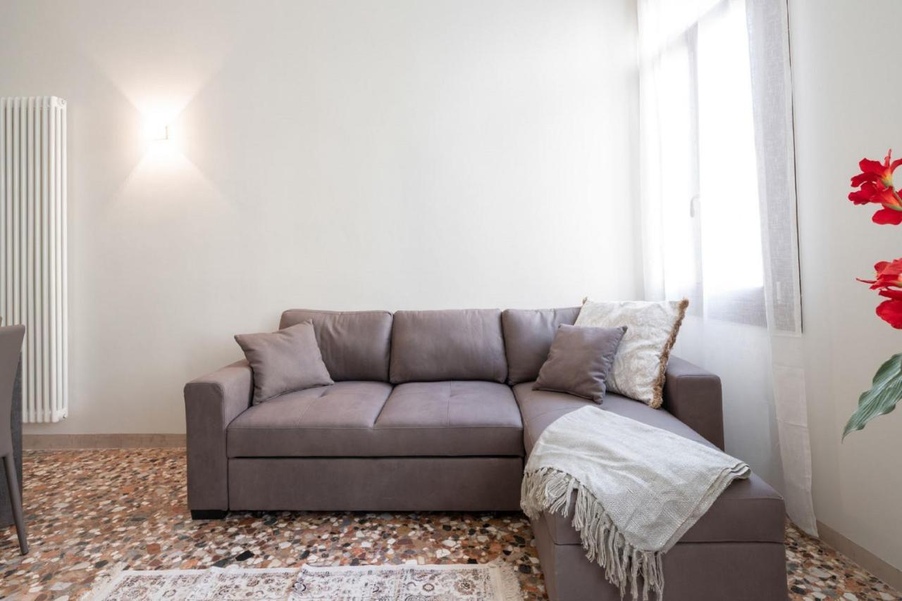 Accademia Charm Apartments By Wonderful Italy Venezia Esterno foto