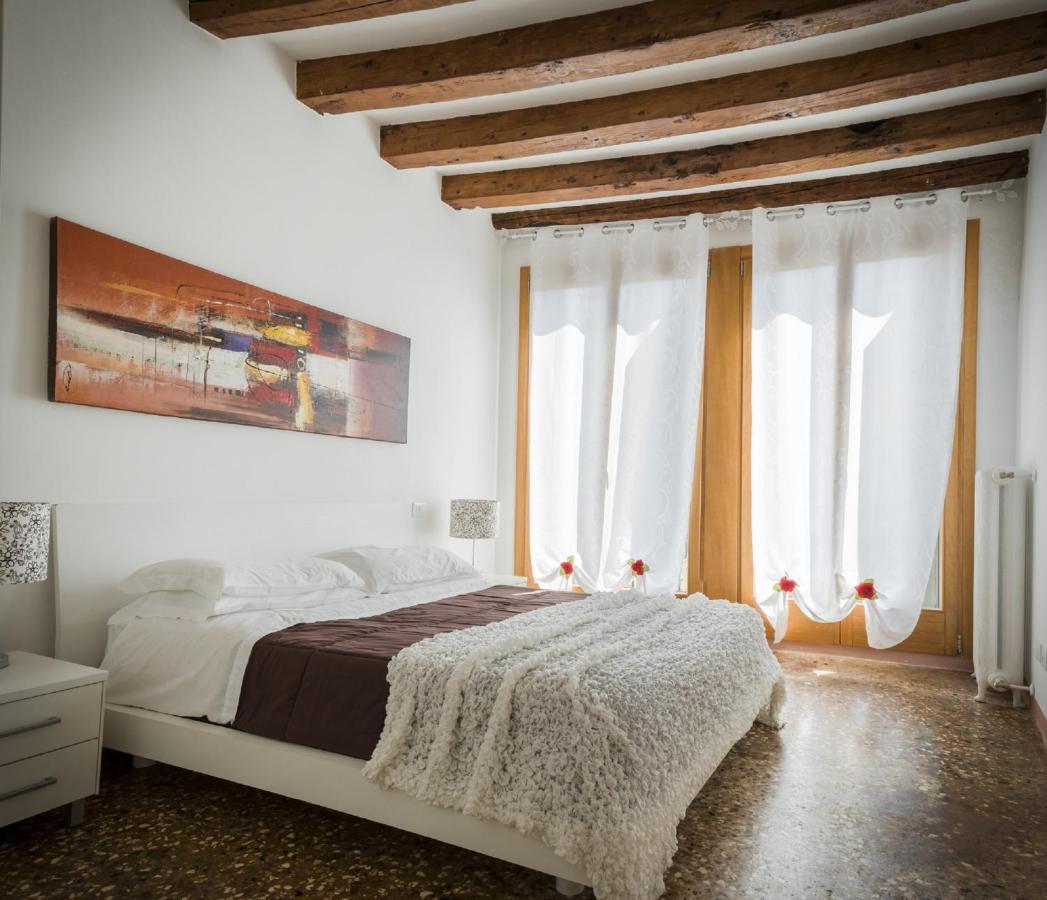 Accademia Charm Apartments By Wonderful Italy Venezia Esterno foto