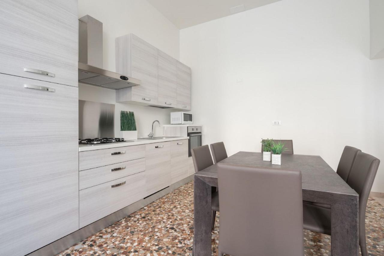 Accademia Charm Apartments By Wonderful Italy Venezia Esterno foto