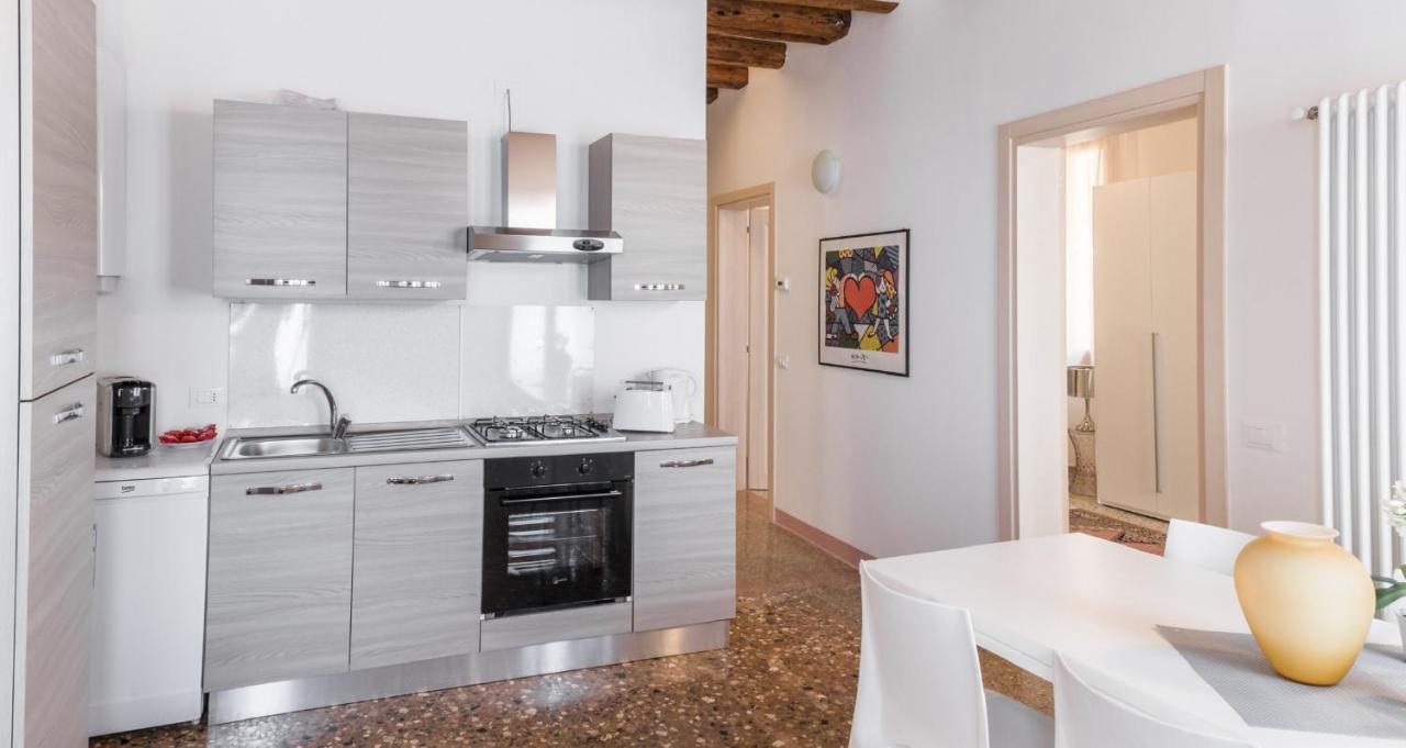 Accademia Charm Apartments By Wonderful Italy Venezia Esterno foto