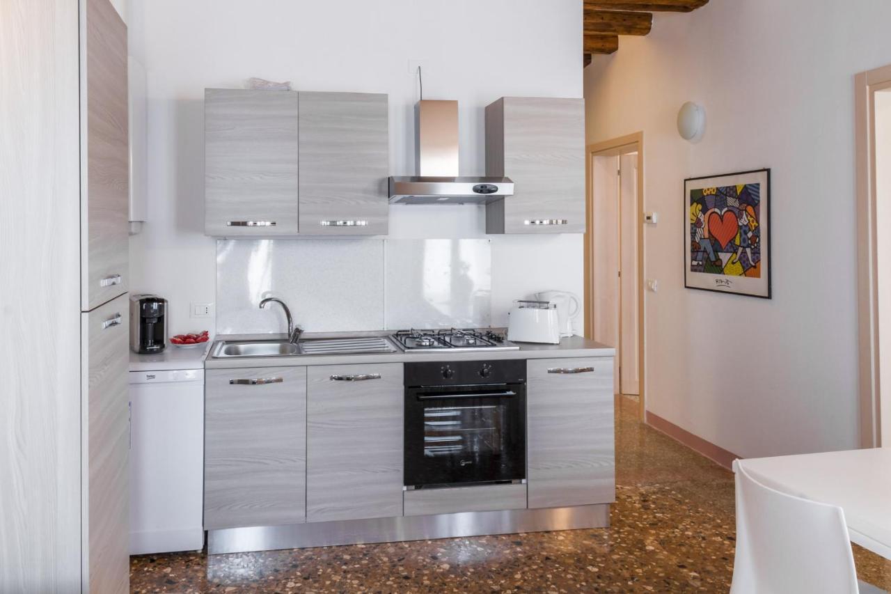 Accademia Charm Apartments By Wonderful Italy Venezia Esterno foto