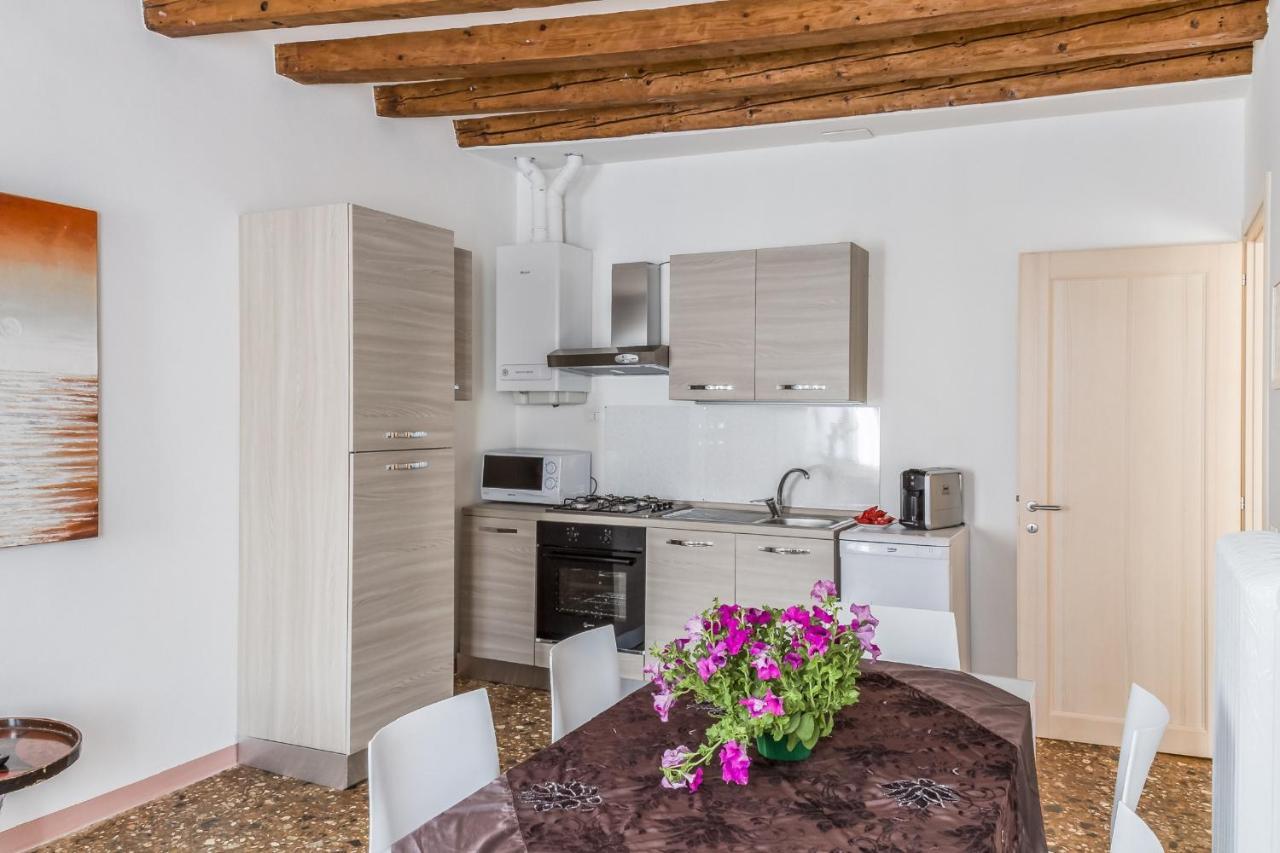 Accademia Charm Apartments By Wonderful Italy Venezia Esterno foto