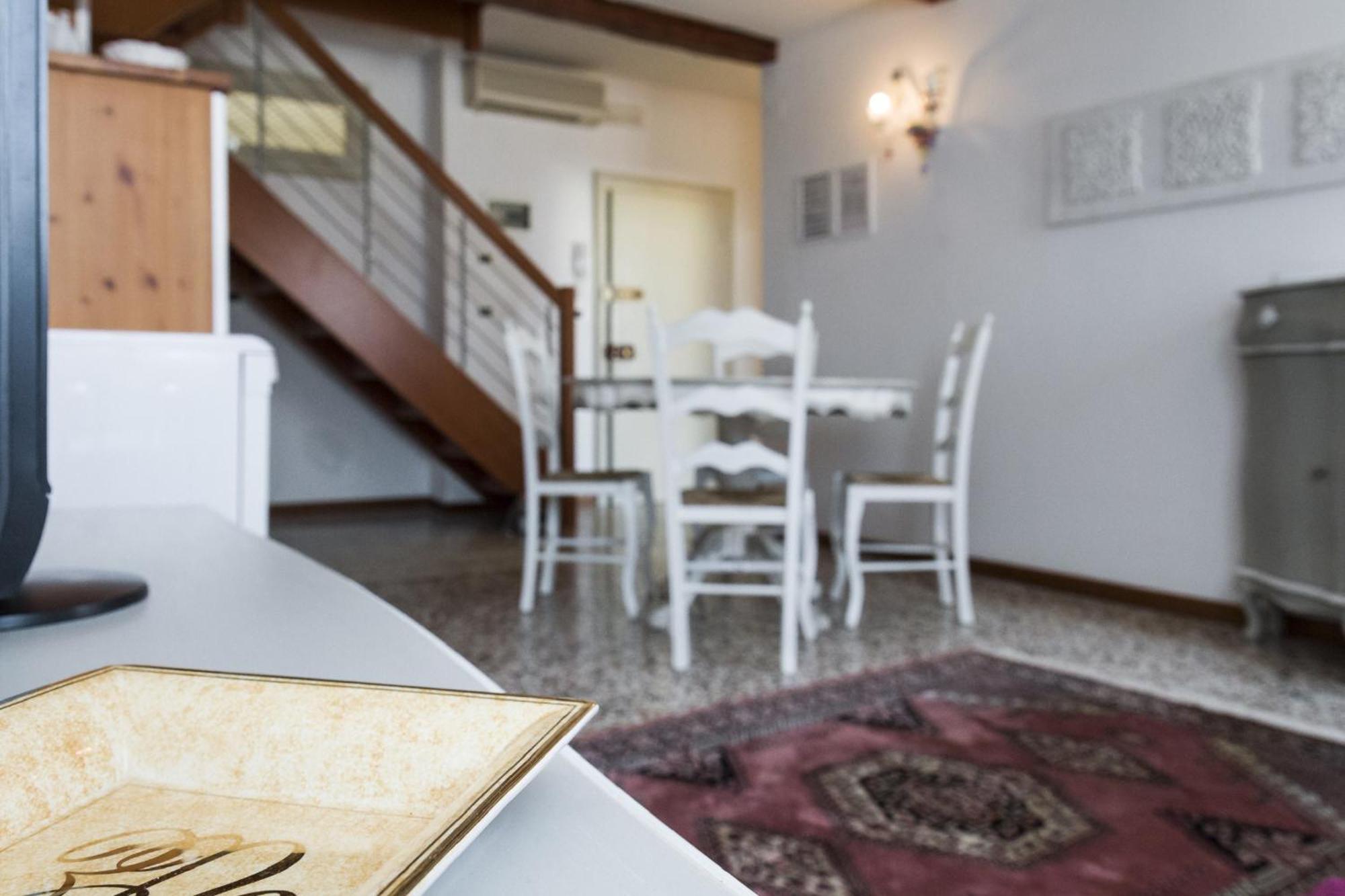 Accademia Charm Apartments By Wonderful Italy Venezia Esterno foto