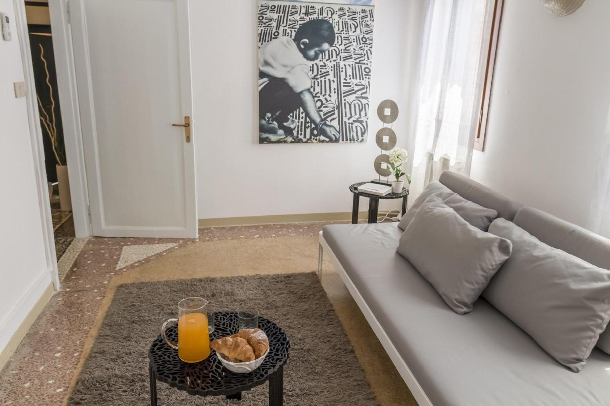 Accademia Charm Apartments By Wonderful Italy Venezia Esterno foto