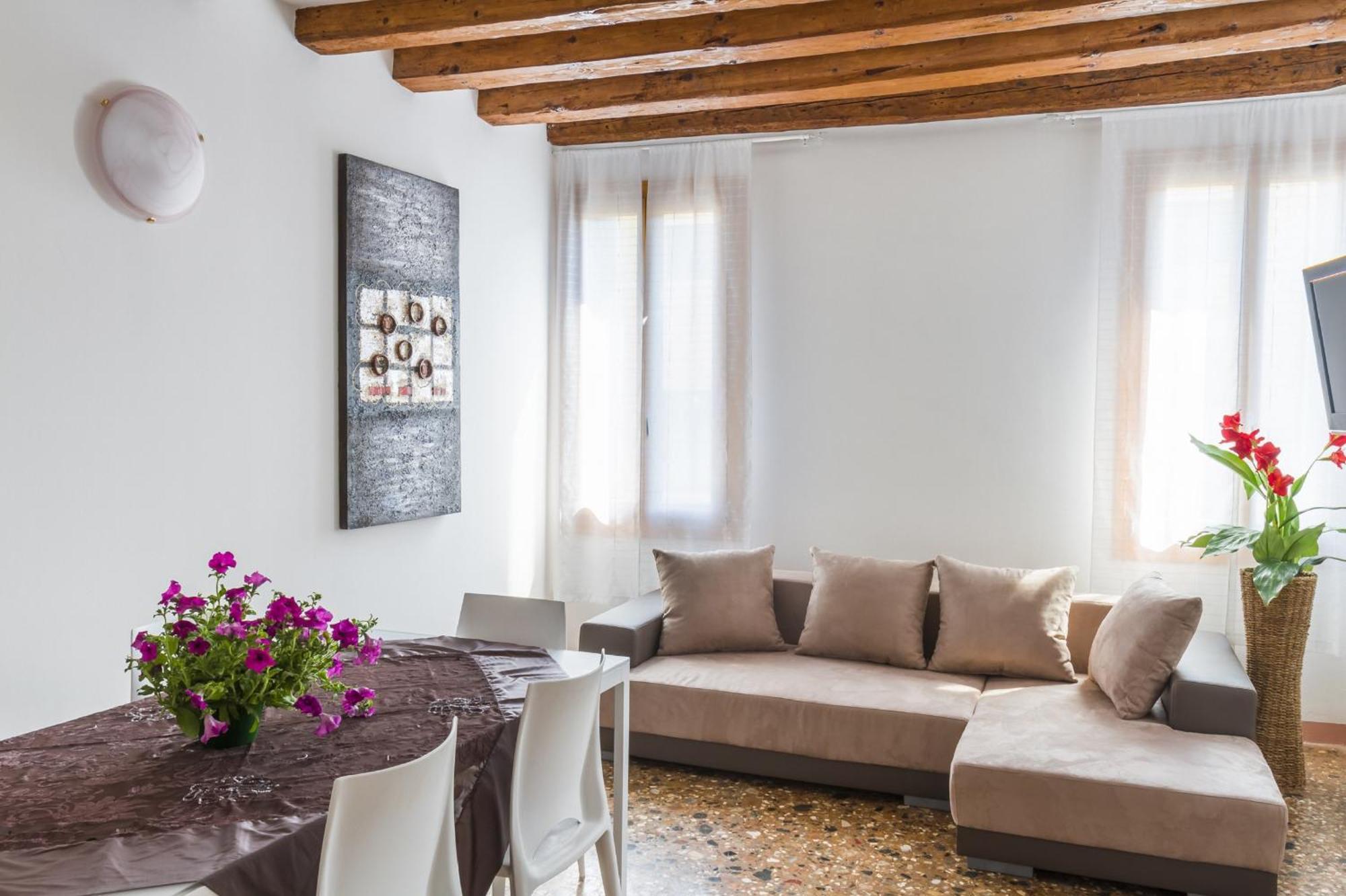 Accademia Charm Apartments By Wonderful Italy Venezia Esterno foto